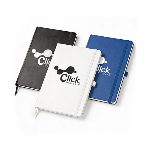 Moleskine Capa Corino com Presilha para Caneta, miolo em papel pólen com pauta, 80folhas(160páginas), 14x21cm, Personalização em SERIGRAFIA.
NÃO ACOMPANHA CANETA. 